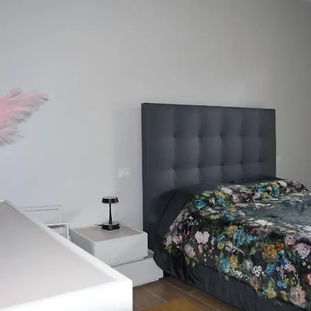 Bella شقة بسكييرا ديل غاردا